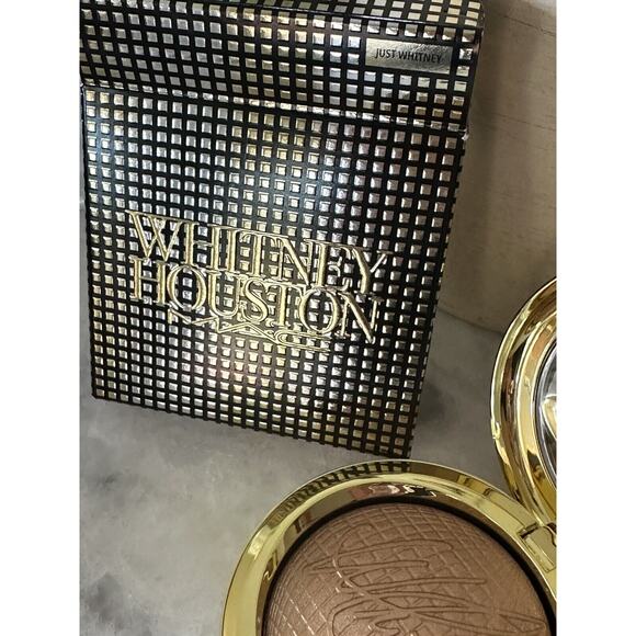 MAC Extra Dimension Skinfinish Highlighter JUST WHITNEY HOUSTON Powder New inBox - Picture 3 of 3
